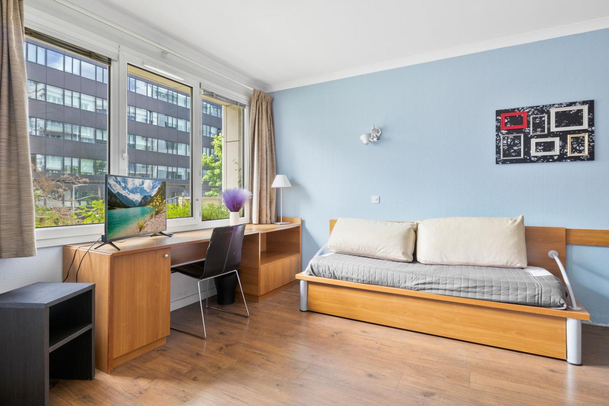 Grand Appartement Avec Balcon - Proche Parc Des Expo - Parking Privee Issy-les-Moulineaux Exteriör bild